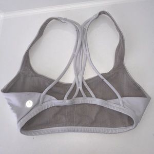 White lululemon sports bra